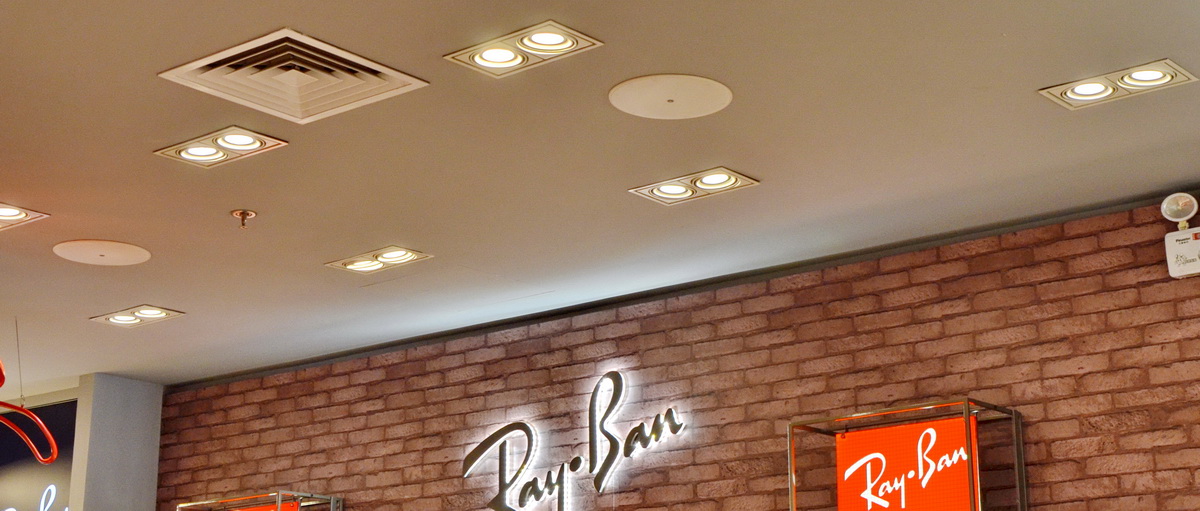 Ray?Ban 宏伊国际广场店——CA88 CIS 商用安装系统的经典应用